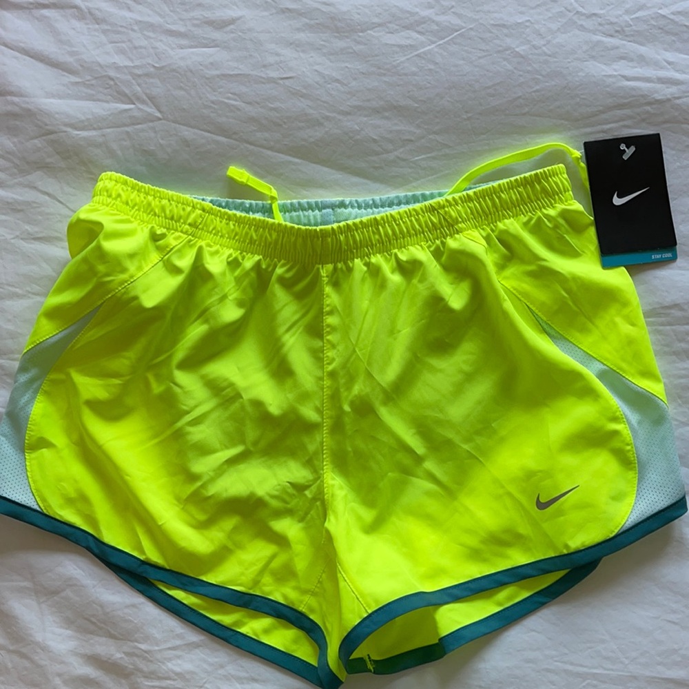 New Nike women’s stay cool running shorts XS